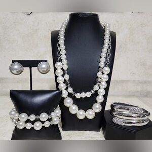 Elegant White Pearl Jewelry Set